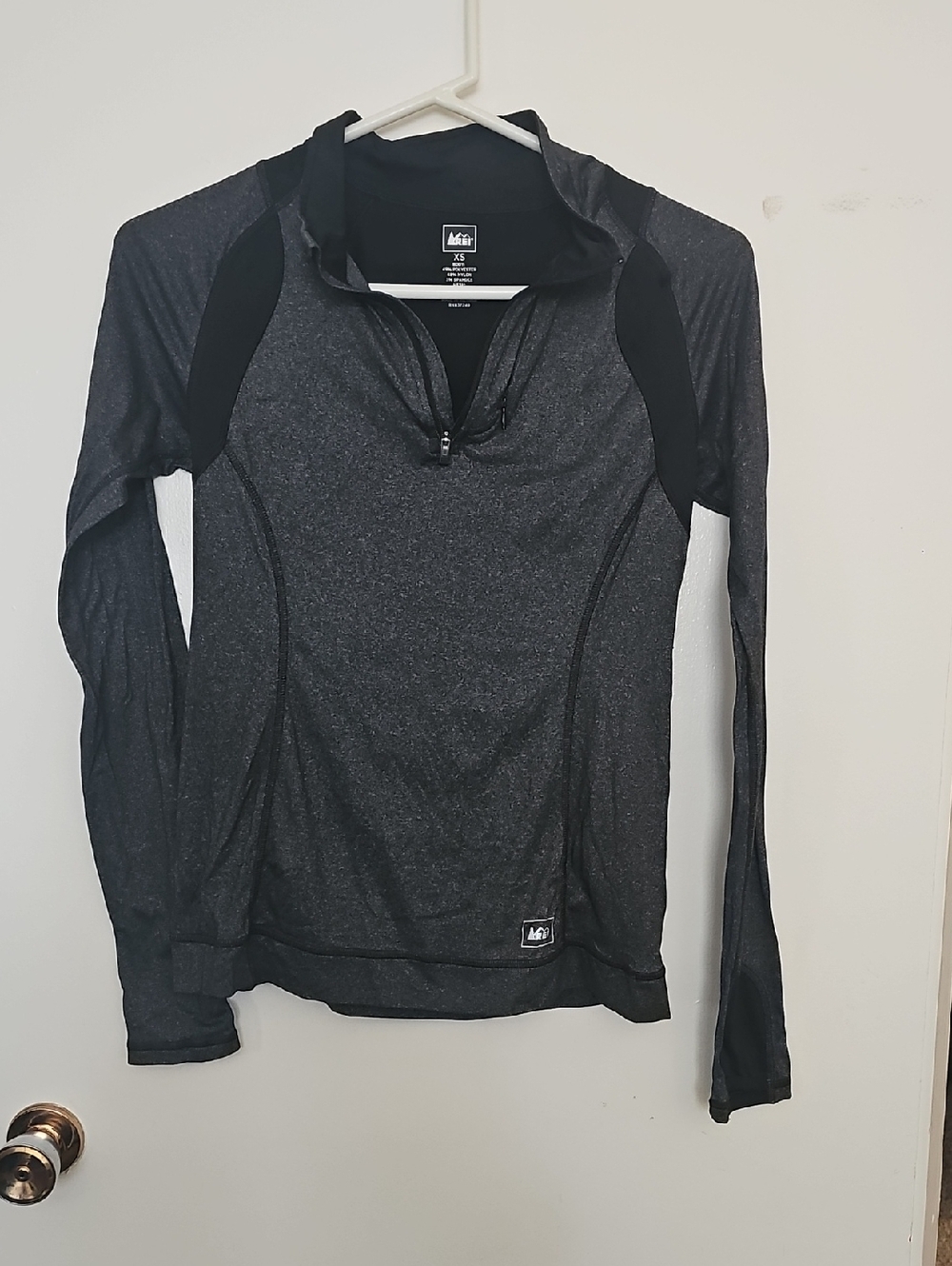 REI Women's Long Sleeve V-Neck Pullover - Charcoal and Black